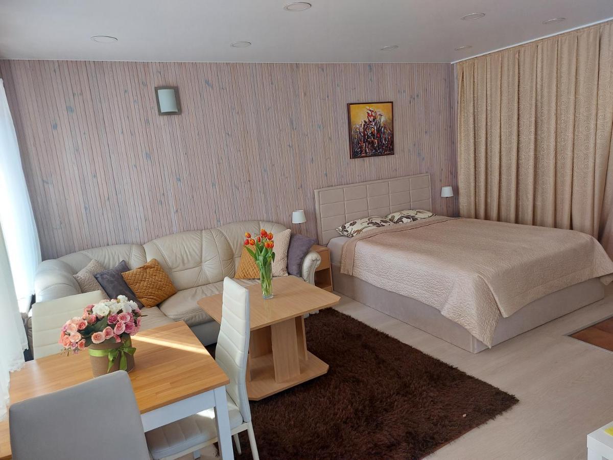 Nida Guesthouse At Loreta ภายนอก รูปภาพ