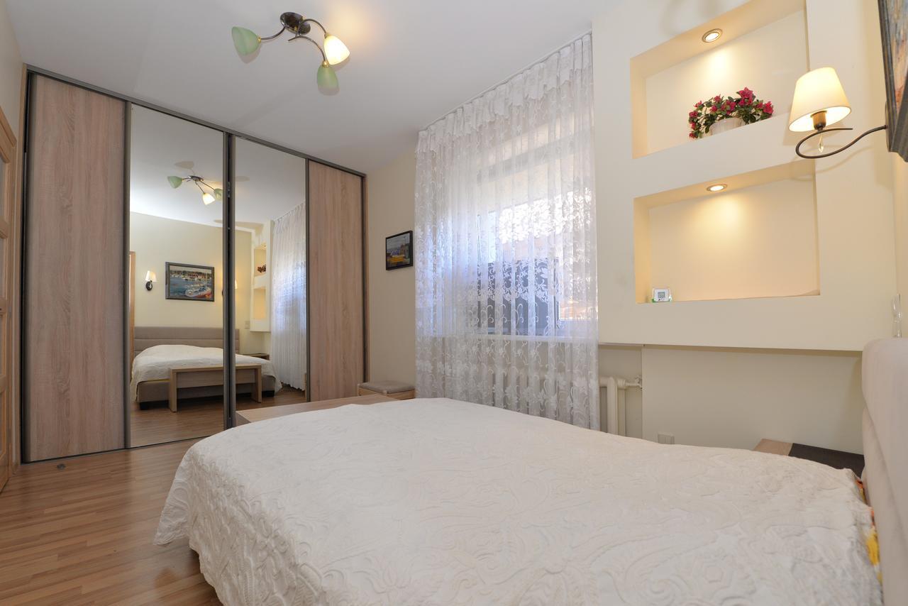 Nida Guesthouse At Loreta ภายนอก รูปภาพ